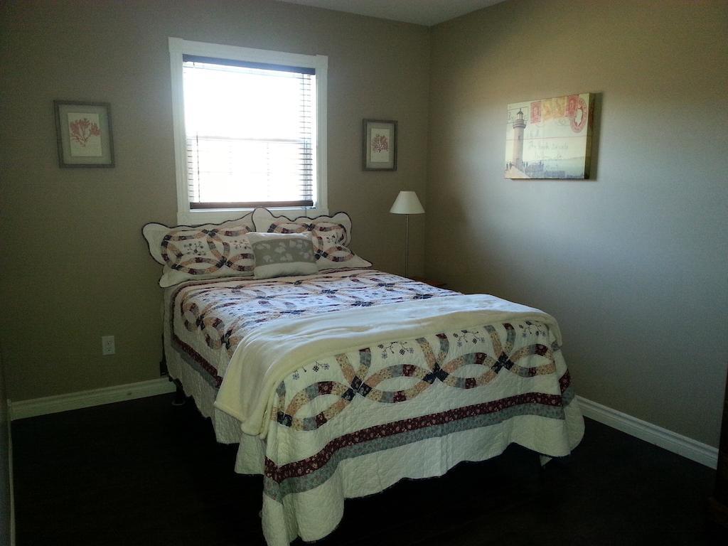 Oliver'S Landing Villa Rocky Harbour Room photo